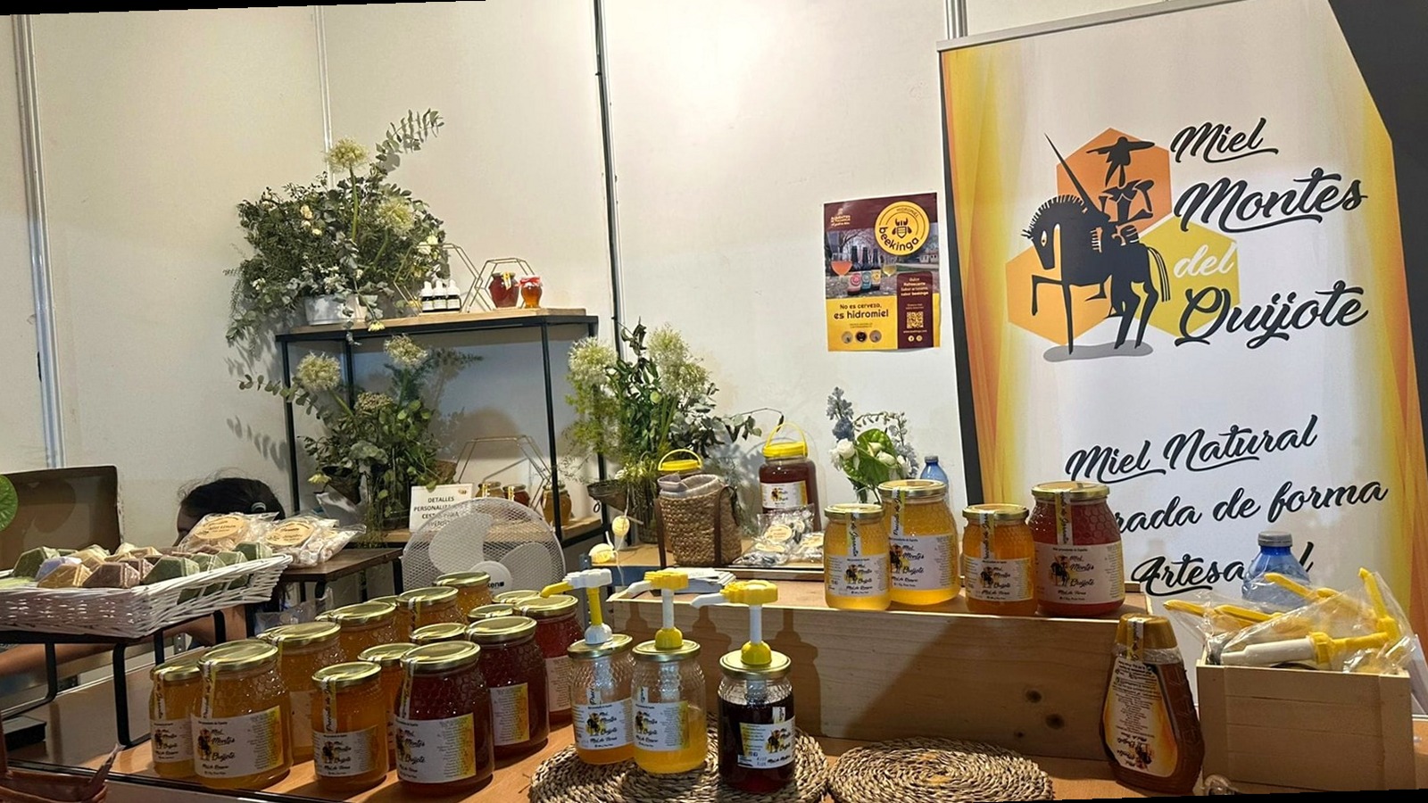 Puesto de Miel Montes del Quijote en la feria